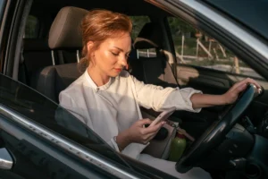 5 of the Most Common Driving Distractions